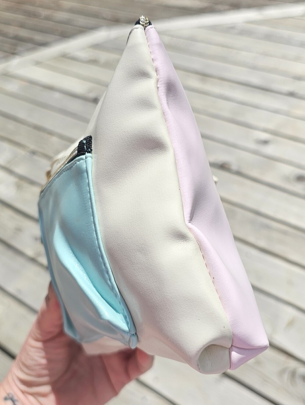 🔥JAPANESE EXCLUSIVE🔥 Banner Barrett Clutch-Style Bi-Color Pouch - Picture 3 of 13